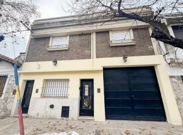 Casa · 60m² · 3 Ambientes · Venta Casa Reciclada en Planta Alta. Barrio Tiro Suizo