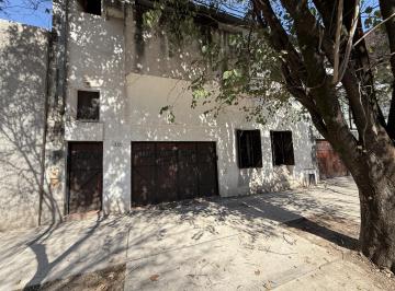 Casa · 280m² · 7 Ambientes · Casa en Venta 4 Dorm. - República de La Sexta