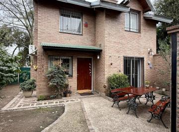 Casa · 94m² · 4 Ambientes · 2 Cocheras · Duplex en Venta - Villa Rivera Indarte