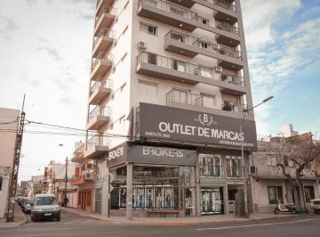 Local comercial · 140m² · 3 Ambientes · Alquiler Local Santa Fe 3444 Esquina a m de Cafferata / Mercado del Patio / Terminal Omnibus / Unr