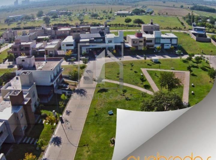 Terreno · 275m²