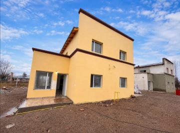 PH · 85m² · 3 Ambientes · 1 Cochera · PH en Confluencia