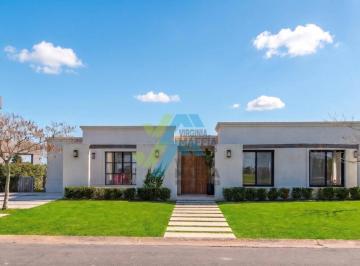 Casa · 200m² · 5 Ambientes · 2 Cocheras · Casa en Venta en San Sebastian - Area 6, San Sebastian, Escobar