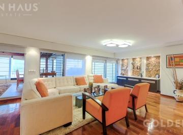 Departamento · 217m² · 5 Ambientes · 2 Cocheras · Penthouse Dúplex con Terrazas, Vista Lateral Al Mar y 2 Garajes – Punta Carretas