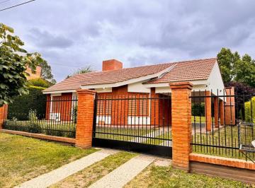 Casa · 203m² · 5 Ambientes · 2 Cocheras · Casa en Venta San Antonio de Arredondo