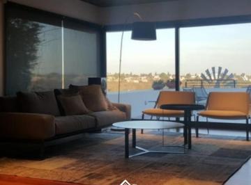 Casa de 6 ambientes, Córdoba · Excepcional Propiedad con Terraza Panorámica Al Estadio Kempes.
