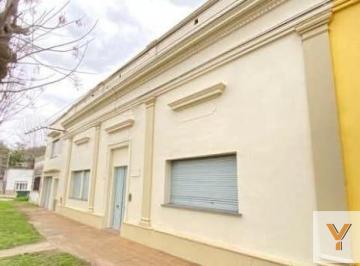 Casa · 200m² · 6 Ambientes · 2 Cocheras · Casa en Venta - 4 Dorm. 3 Baños - Cochera - 388 m² - Villa Ramallo