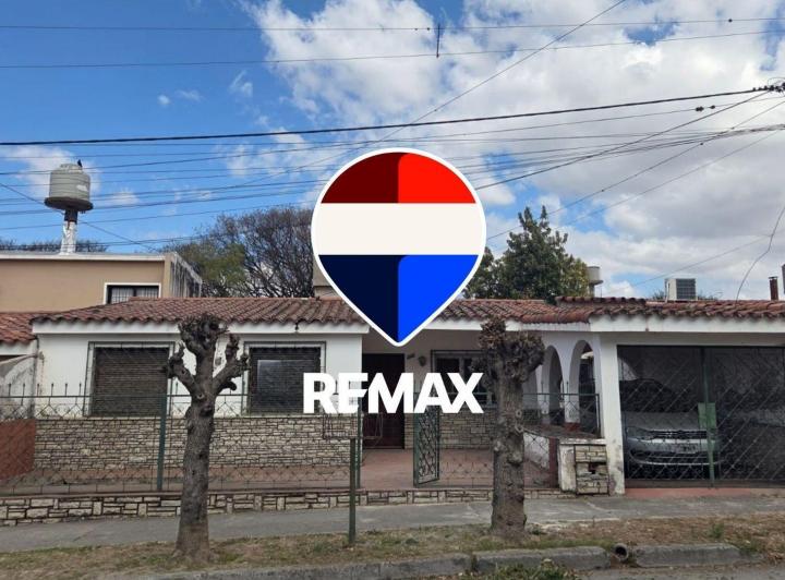 Casa · 90m² · 5 Ambientes · 1 Cochera