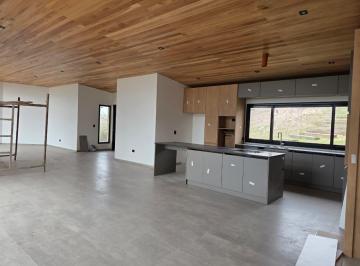 Casa · 340m² · 6 Ambientes · 2 Cocheras · Casa a Estrenar Estancia Q2 3 Dorm.