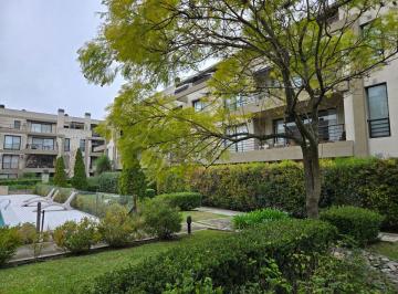 Departamento de 2 ambientes, San Isidro · Jardin Propio! Impecable Total! Da a Pileta Orientacion Este