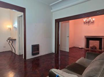 PH · 53m² · 2 Ambientes · Venta PH en Flores con Terraza!