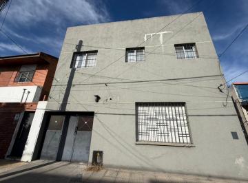 Casa · 70m² · 6 Ambientes · PH Casa Lote en Venta en Villa Dominico Dos Propiedades