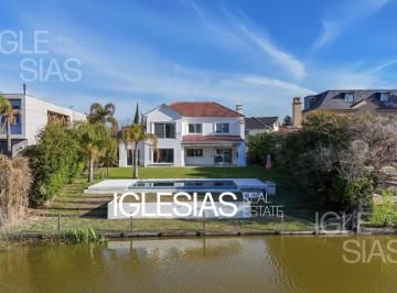 Casa · 188m² · 6 Ambientes · 1 Cochera · Casa en Venta y Alquiler Al Lago en Las Glorietas, Nordelta