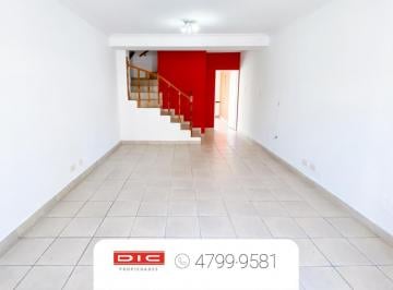 Casa · 110m² · 5 Ambientes · 1 Cochera · Triplex en Alquiler Olivos