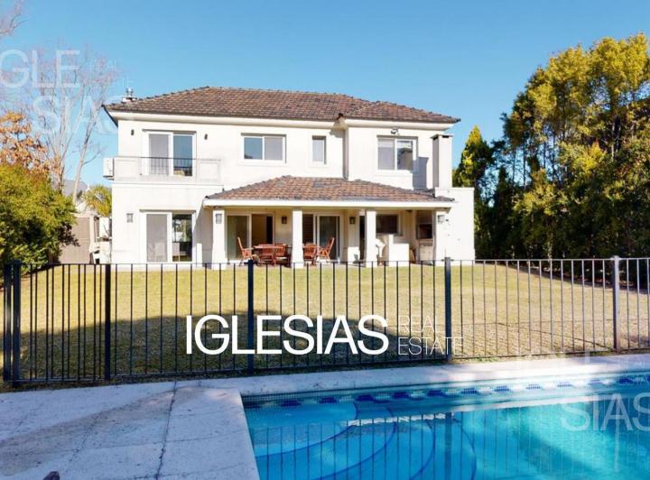 Casa · 290m² · 4 Ambientes · 1 Cochera