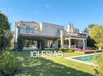Casa · 366m² · 6 Ambientes · 5 Cocheras · Casa en Venta Al Lago en Los Castores, Nordelta