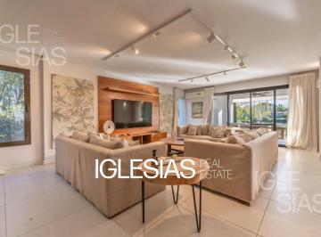 Casa · 440m² · 8 Ambientes · 2 Cocheras · Casa en Venta a La Laguna en La Isla, Nordelta
