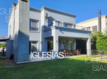 Casa · 222m² · 5 Ambientes · 2 Cocheras · Casa en Venta en Los Lagos, Nordelta