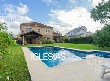 Casa · 245m² · 6 Ambientes · 2 Cocheras · Casa en Venta en Los Castores, Nordelta