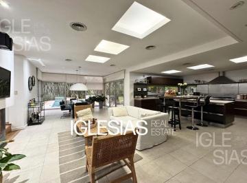 Casa · 396m² · 6 Ambientes · 6 Cocheras · Casa en Venta en Los Castores, Nordelta