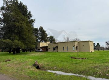 Casa · 130m² · 4 Ambientes · 2 Cocheras · Casa en La Primavera Golf