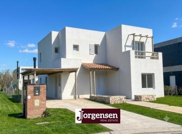 Casa de 5 ambientes, Escobar · Casa en Venta - Araucarias, Puertos