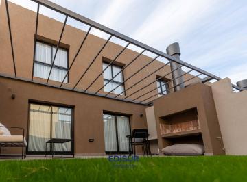Casa · 110m² · 5 Ambientes · 1 Cochera · Duplex en Verbenas Housing Manantiales II