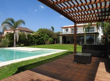 Casa de 6 ambientes, Tigre · Hermosa Casa Al Rio, Muelle y Marina. Muy Comfortable
