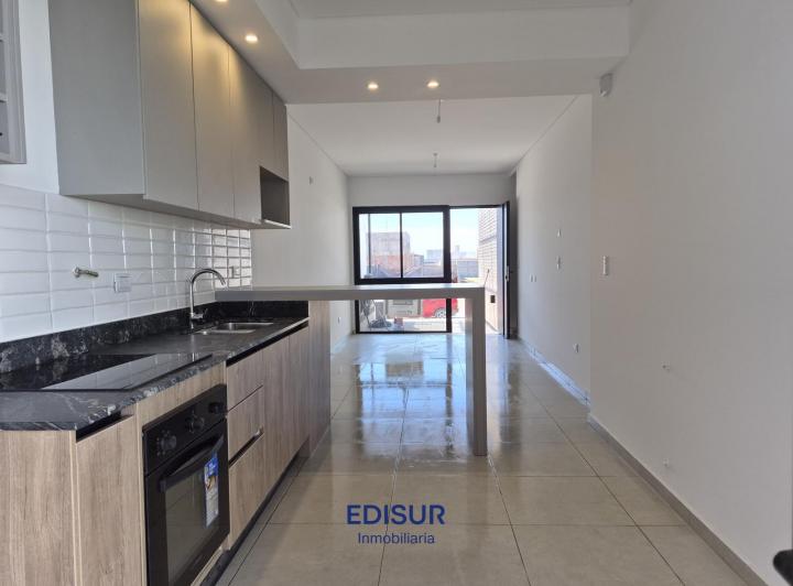 Casa · 60m² · 3 Ambientes · 2 Cocheras