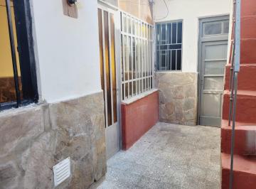 Casa · 40m² · 3 Ambientes · Proyecto de Inversión. Departamento de Pasillo a Reciclar en Barrio Lourdes.