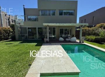 Casa · 216m² · 5 Ambientes · 1 Cochera · Casa en Venta en Los Lagos, Nordelta
