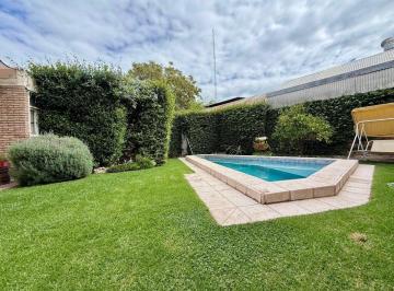 Casa · 290m² · 6 Ambientes · 2 Cocheras · Casa en Venta 4 Dormitorio Godoy Cruz Mendoza