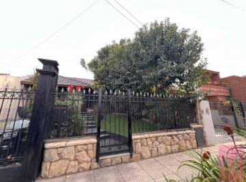 Casa · 214m² · 6 Ambientes · 3 Cocheras · Venta Casa Olivos 6 Ambientes