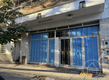 PH · 226m² · 4 Ambientes · Venta PH con Local Comercial Floresta