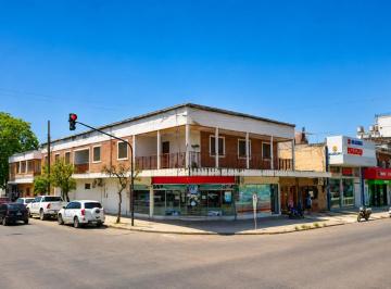 Local comercial · 750m² · 2 Cocheras · Edificio Comercial + Centro de Consultorios + Viv