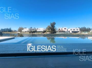 Casa · 280m² · 7 Ambientes · 4 Cocheras · Casa en Venta Al Lago en Laguna Grande, Villanueva
