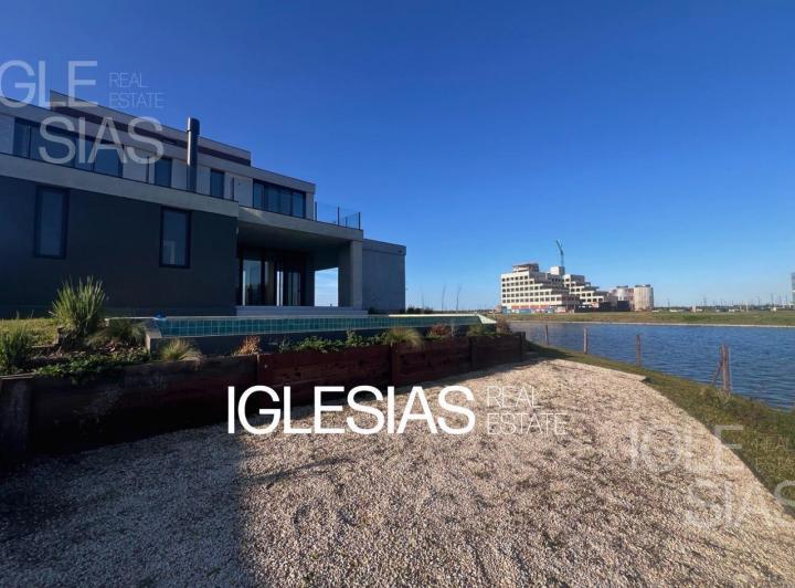 Casa · 346m² · 7 Ambientes