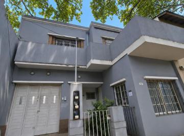 Departamento · 44m² · 3 Ambientes · Alquiler PH 3 Amb con Patio, Bernal Centro