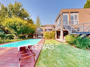 Casa · 480m² · 5 Ambientes · 4 Cocheras · Casa en Alquiler Al Río Amoblada, en Santa María de Tigre