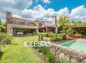 Casa · 480m² · 8 Ambientes · 3 Cocheras · Casa en Venta Al Río en Santa María de Tigre