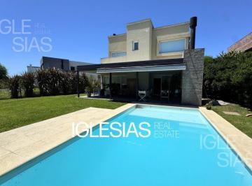 Casa · 209m² · 4 Ambientes · 2 Cocheras · Casa en Venta en Araucarias, Puertos