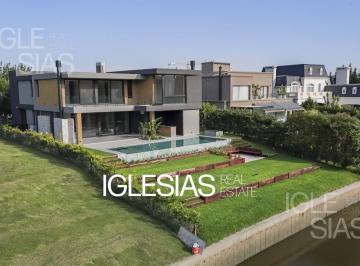Casa · 411m² · 7 Ambientes · Casa en Venta Al Río en El Yacht, Nordelta