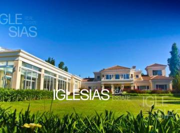 Casa · 997m² · 10 Ambientes · 3 Cocheras · Casa en Alquiler Al Lago en La Isla, Nordelta