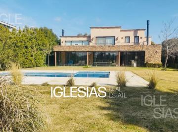 Casa · 525m² · 8 Ambientes · 7 Cocheras · Casa en Venta Al Golf, en El Golf, Nordelta