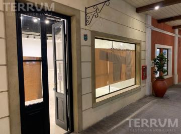 Local comercial · 61m² · Local en Venta: Canning: Plaza Canning