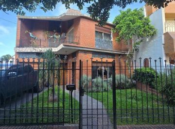 Casa · 211m² · 5 Ambientes · 3 Cocheras · Apta Cred Bna Venta Casa de 3 D en Villa Argentina