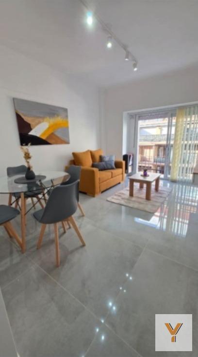 Departamento de un dormitorio en venta sobre calle Bolívar y Buenos Aires
