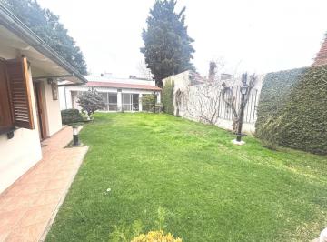 Casa · 226m² · 4 Ambientes · 1 Cochera · Chalet 1 Planta 4 Ambientes, Gran Parque. Olivos.
