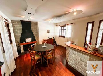 Casa · 170m² · 4 Ambientes · 3 Cocheras · Casa en Venta - 3 Dorm. 3 Baños - 267 m² - Cochera - Tolosa