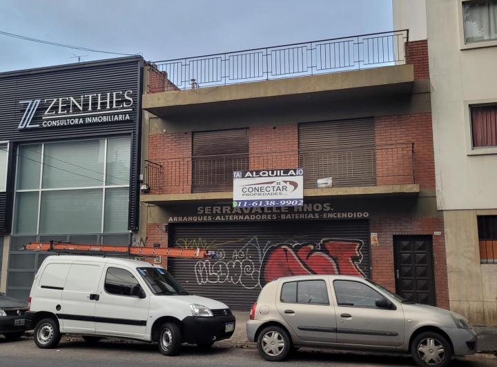 Terreno · 300m² · 5 Ambientes